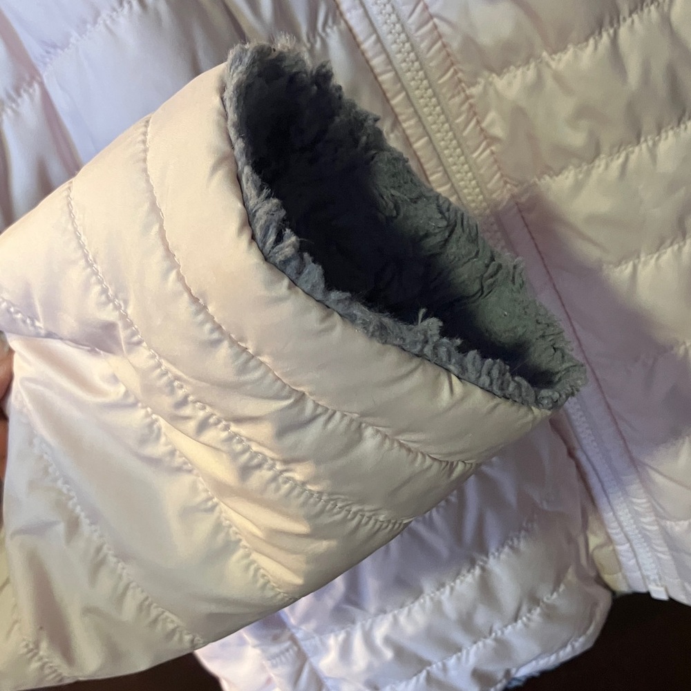 The North Face Girls Light Pink reversible Coat/Jacket - Picture 11 of 11